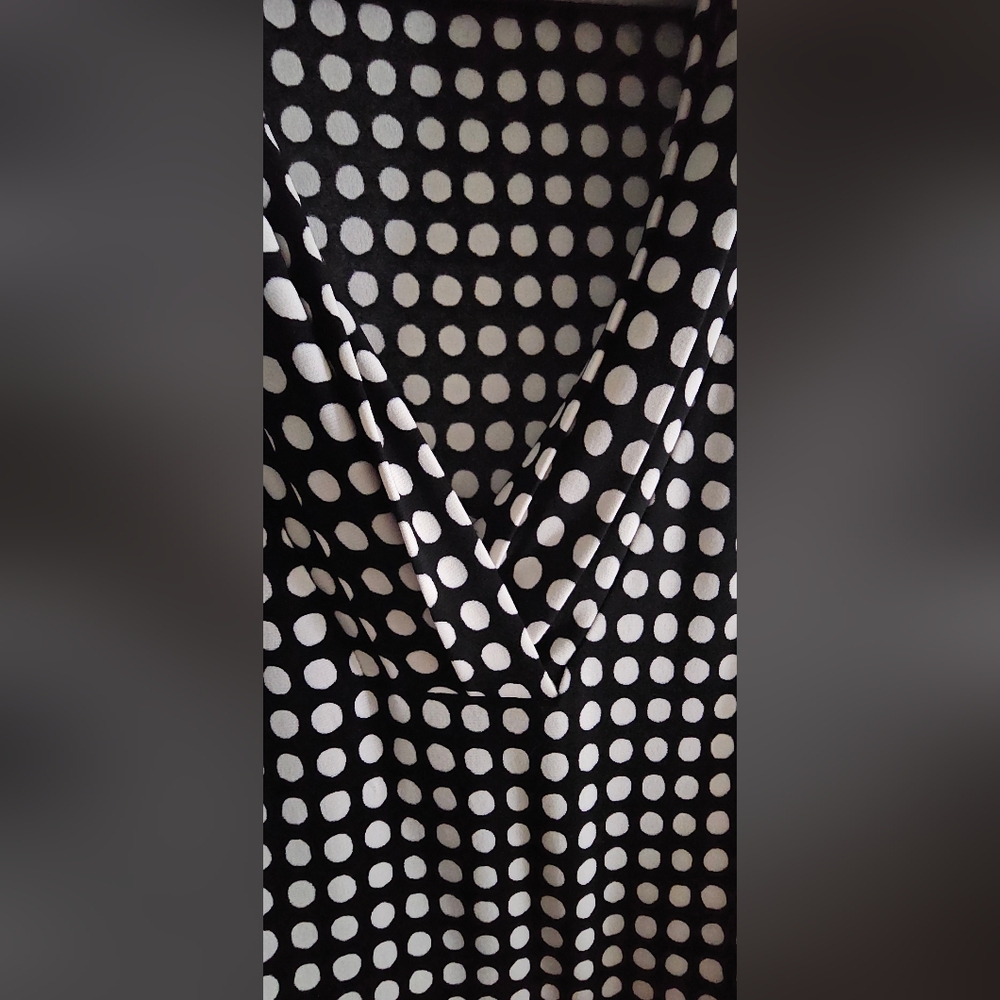 Anne Klein Black and White Polka Dot Sleeveless Top - Picture 3 of 6